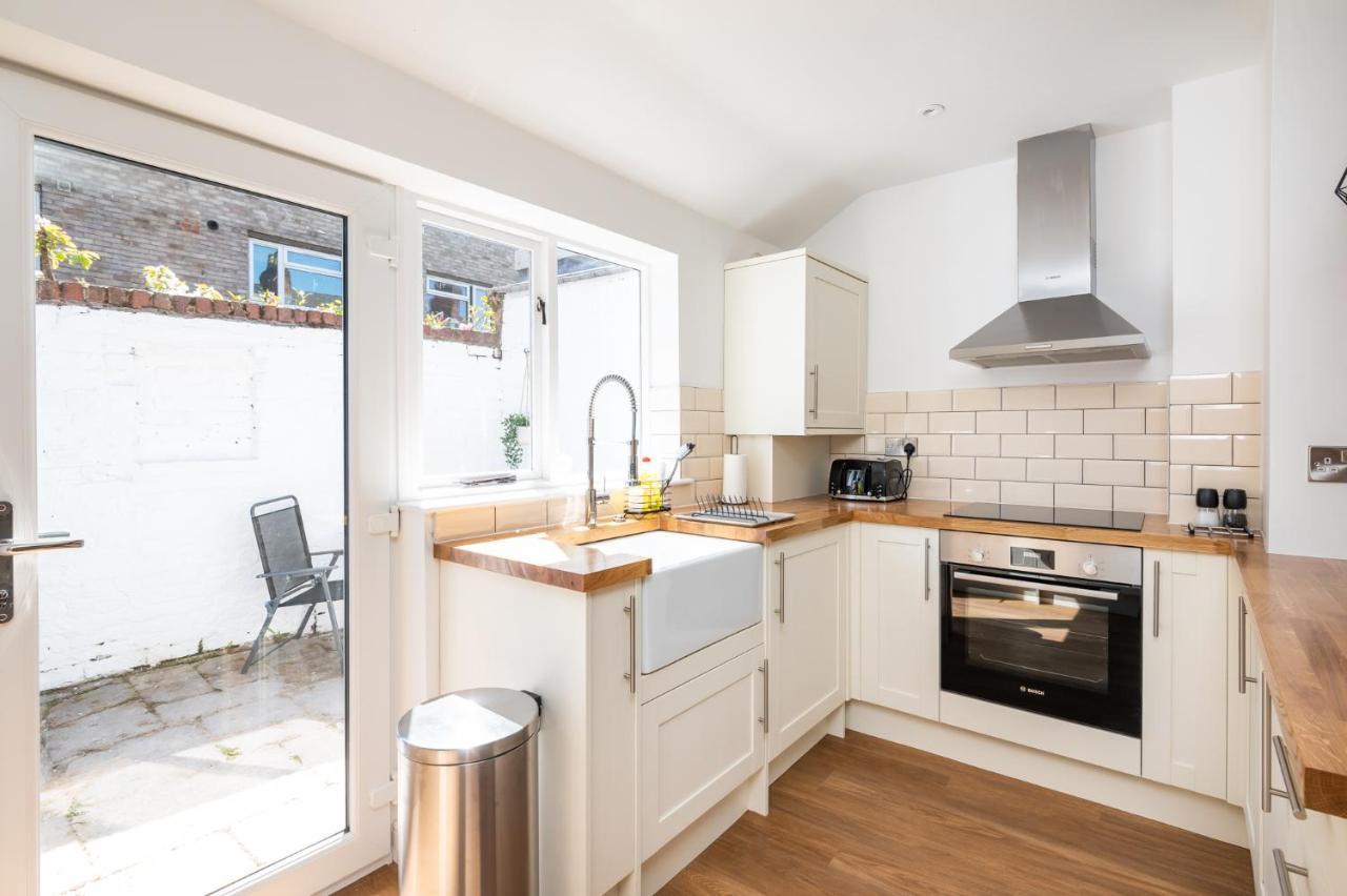 Stylish, Centrally Located Terrace - Pass The Key يورك المظهر الخارجي الصورة
